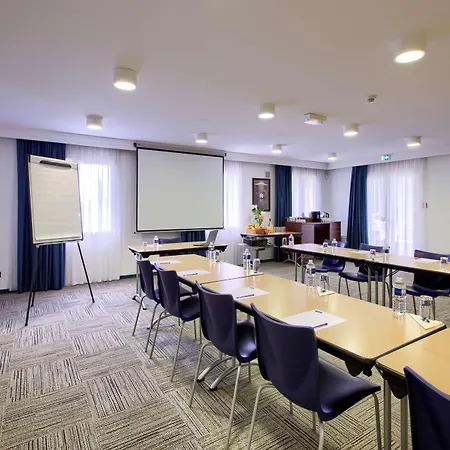 Kyriad Saint Emilion Hotel