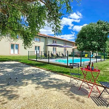 Kyriad Saint Emilion Отель