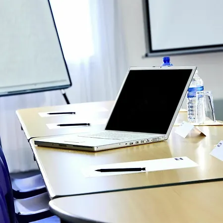 Kyriad Saint Emilion Hotel 3*