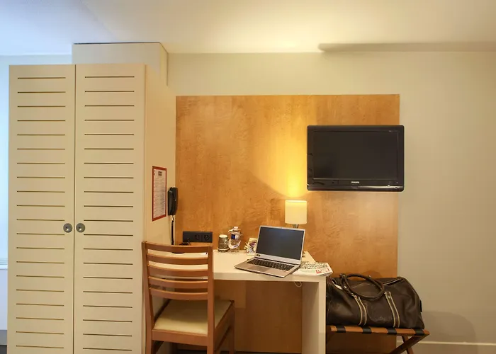 Hotel Kyriad Saint Emilion