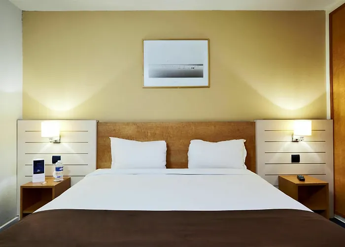 Kyriad Saint Emilion Hotel 3*